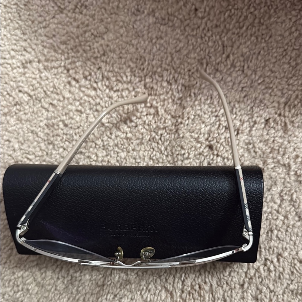 Burberry eyeglasses - Picture 4 of 10